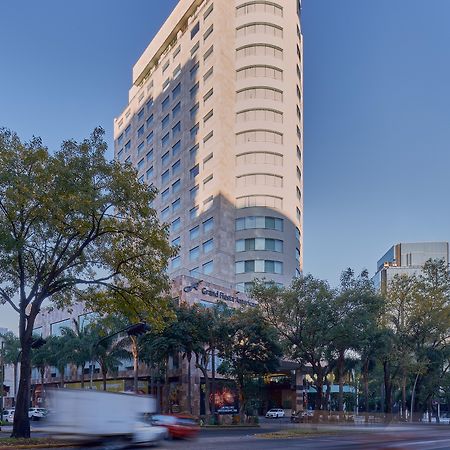 แกรนด์ เฟียสตา อเมริกานา กวาดาลาคารา คันทรี คลับ Hotel กัวดาลาฮารา ภายนอก รูปภาพ