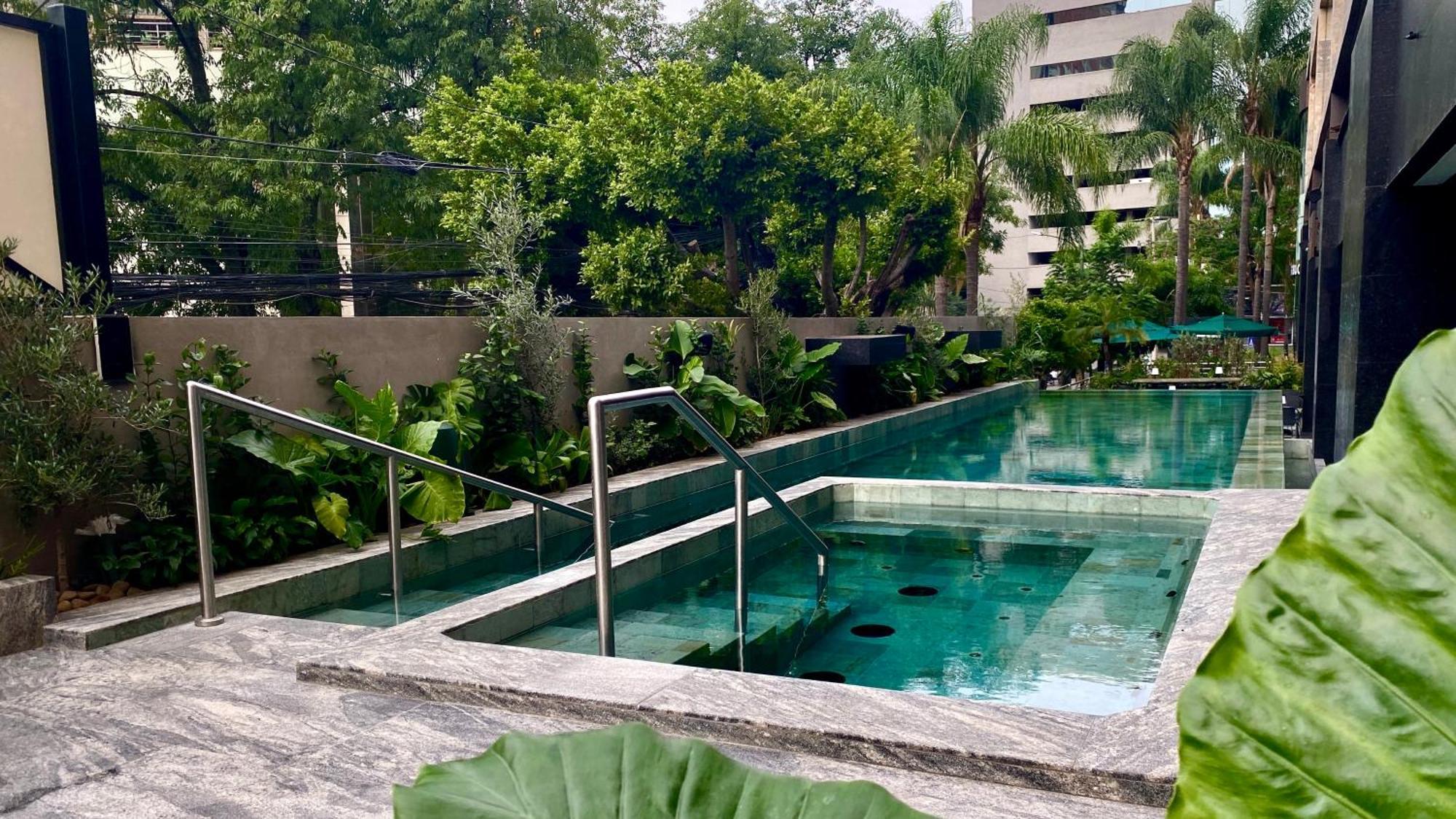 แกรนด์ เฟียสตา อเมริกานา กวาดาลาคารา คันทรี คลับ Hotel กัวดาลาฮารา ภายนอก รูปภาพ